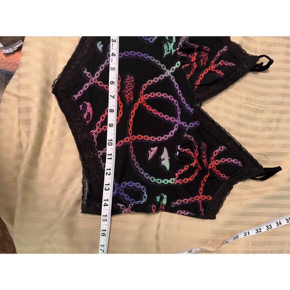 Swixxz crop tank top chain skull graphics lace accent Y2K Goth baby doll large - Picture 6 of 8